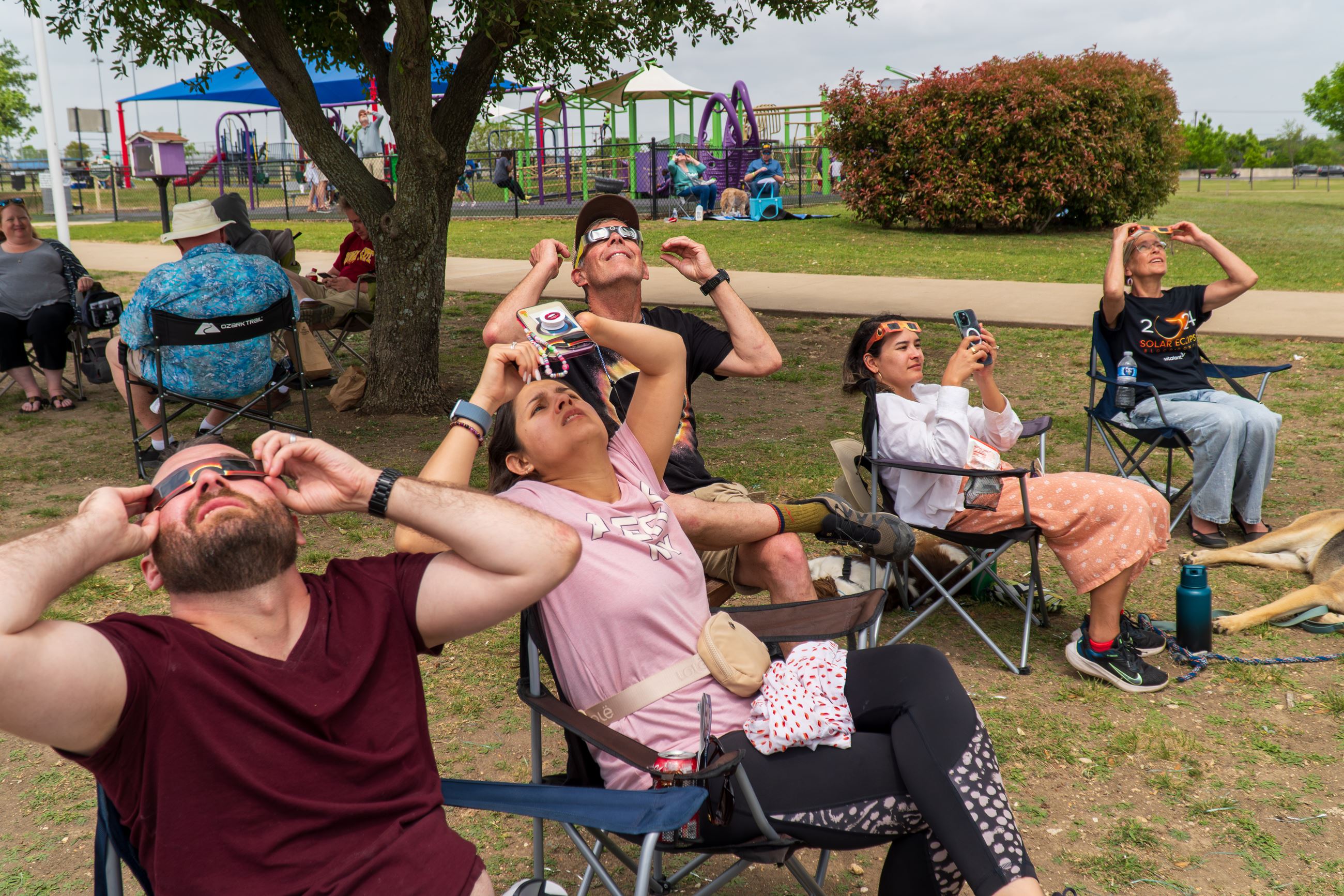 Visitors viewing Total Solar Eclipse at Lions Club Park (JPG)