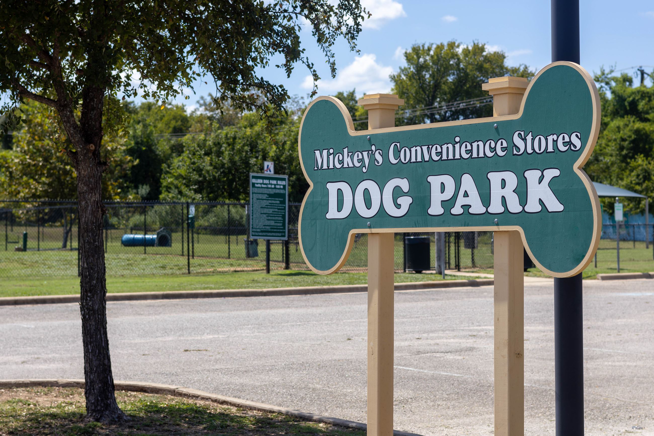 Mickeys Dog Park (JPG)